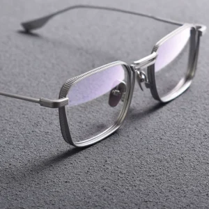 El titanio puro ultraligero retro japonés presenta un borde plateado para gafas de hombre, montura de cara grande, réplica de miopía de gran tamaño para hombre, forma especial esmerilada